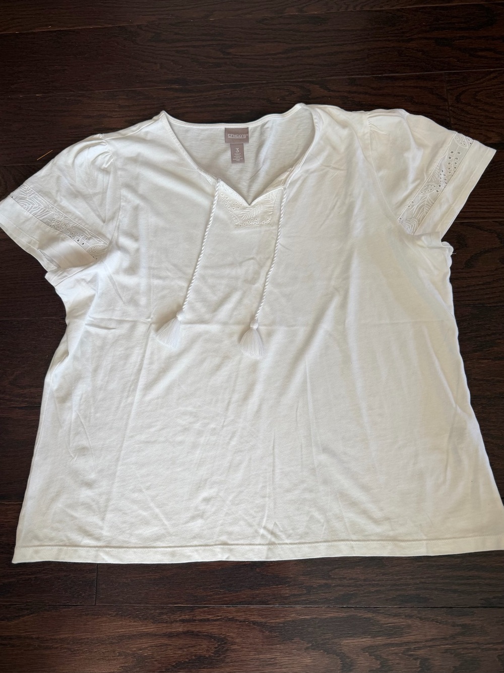 Chico’s White Tassel V-Neck Eyelet Sleeve Tee, Size 3